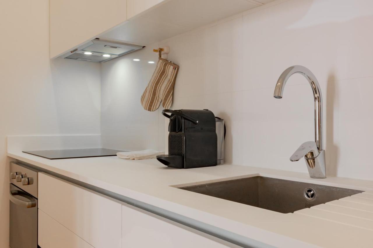 Charming Santos W/ Patio By Lovelystay Apartamento Lisboa